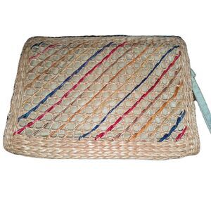 Cute woven straw clutch